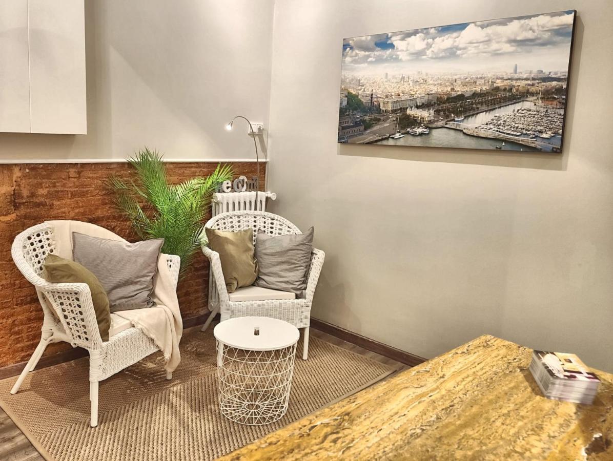 Hostal Orleans Барселона Екстериор снимка