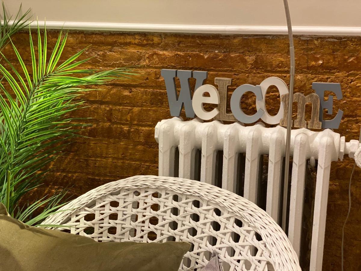 Hostal Orleans Барселона Екстериор снимка