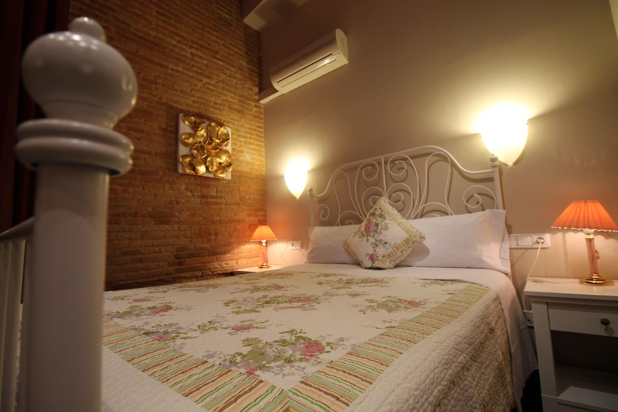 Hostal Orleans Барселона Екстериор снимка