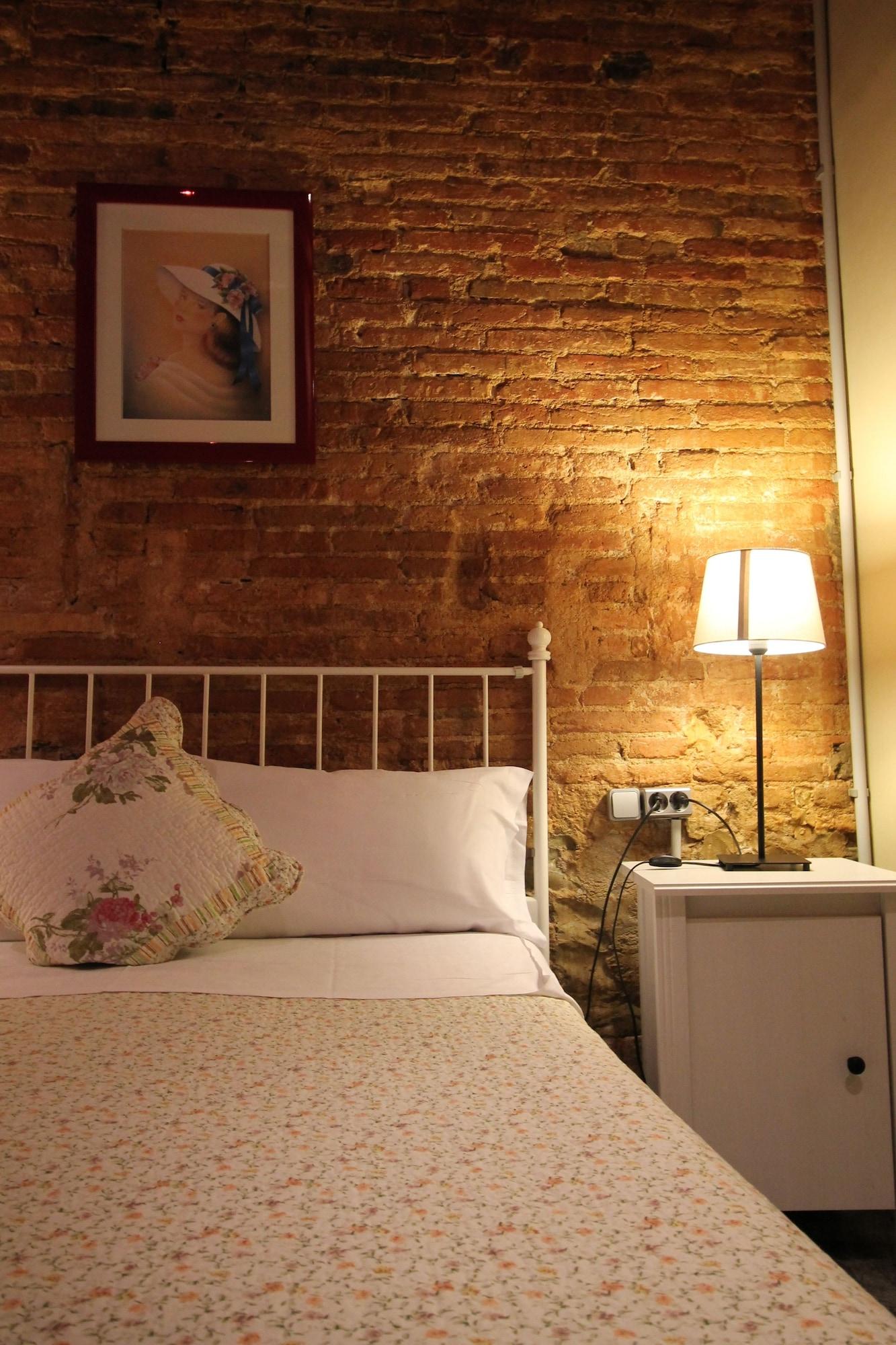 Hostal Orleans Барселона Екстериор снимка