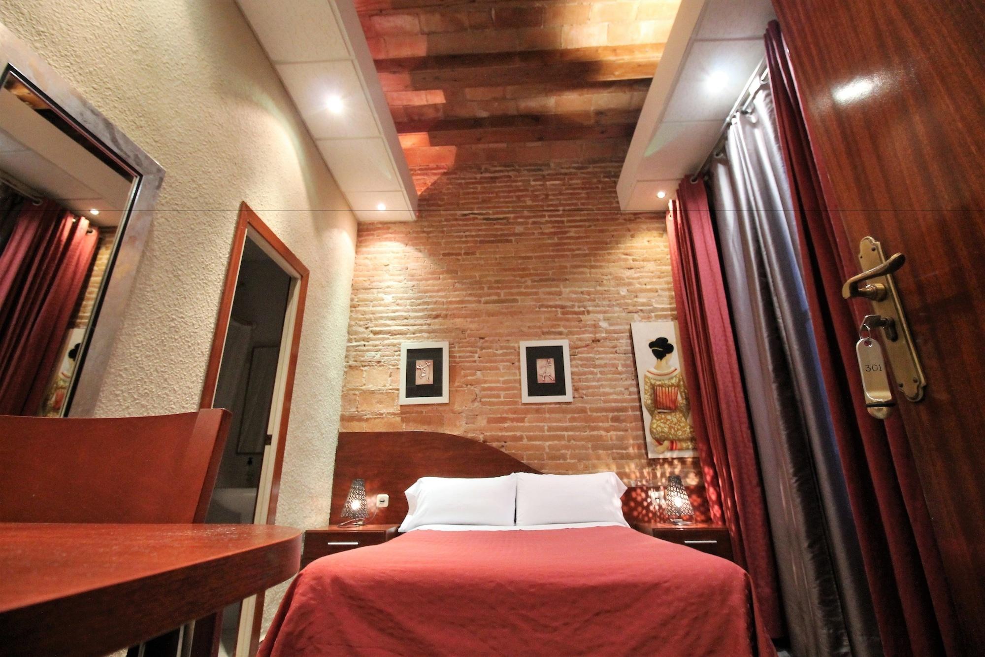 Hostal Orleans Барселона Екстериор снимка