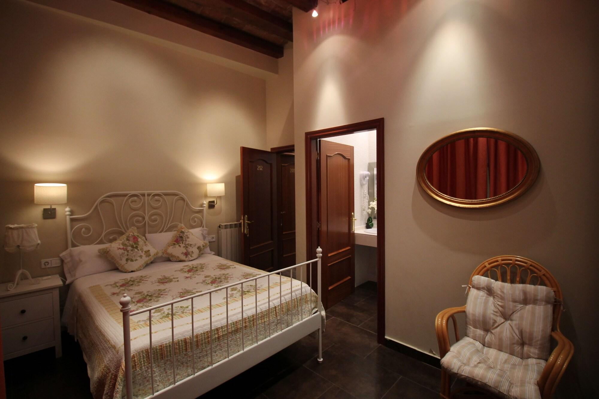 Hostal Orleans Барселона Екстериор снимка